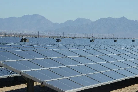 02 09 15 First Solar Desert Sunlight Solar Farm (15863210084)