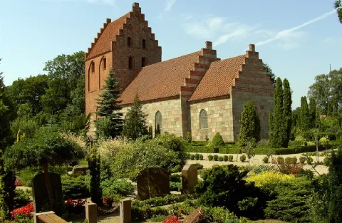 07 07 16 N3 Hjadstrup Kirke (Nordfyns)