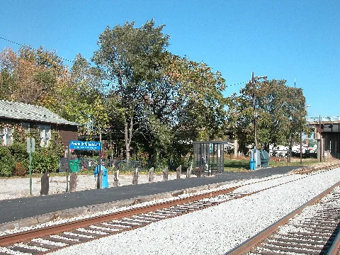 20031018 15 Metra Prairie St. Station