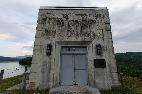2014 Jul 26 Waterbury Dam Building