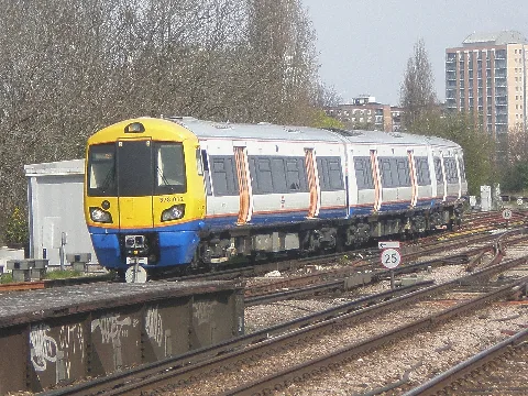 378012 At Clapham Junction