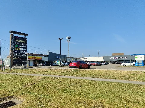Advance Plaza (20657)