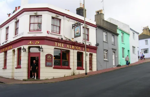 Albion Inn, Albion Hill Geograph.org.uk 231698