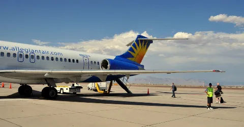 Allegiant Air At Phoenix Mesa Gateway Airport (7073869543)