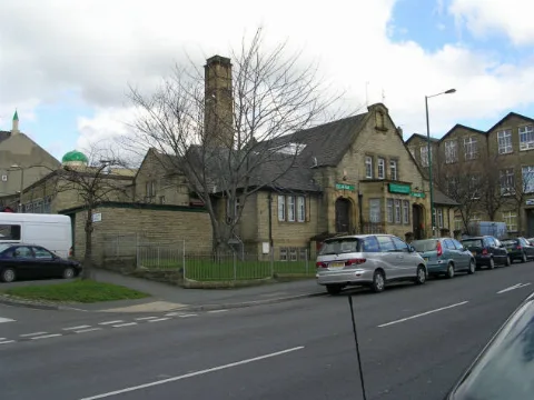 Amadiyah Mosque, Leeds Road Bradford Geograph.org.uk 351285