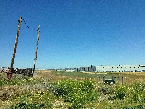 Amazon Fulfillment Center (14544646554)