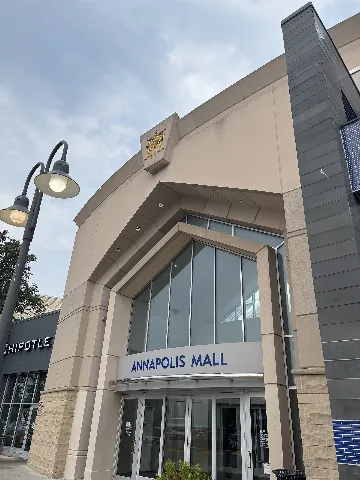 Annapolis Mall Entrance Near Chipotle