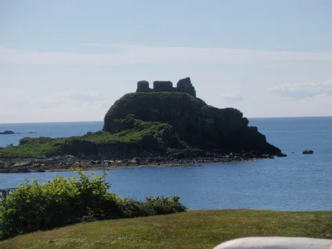 Another View Of Dunyvaig Castle Geograph.org.uk 865592