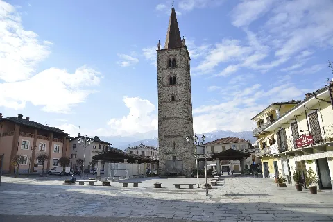 Bagnolo Piemonte (Cn) Piazza San Pietro