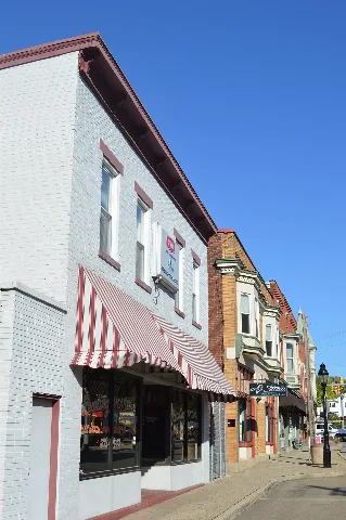 Benson East Of Lind, Reading