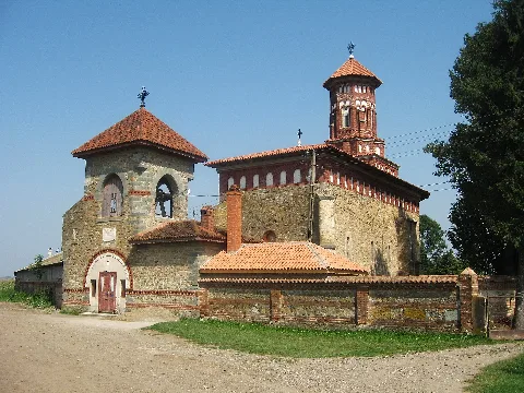 Biserica Alba Din Baia9