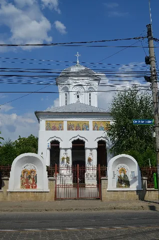 Biserica "Sfinții Voievozi", Str. Ștefan Cel Mare Nr. 23, Ploiești (1)