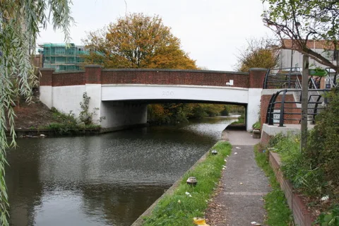 Bridge 200, Grand Union Canal, Hayes, Middlesex Geograph.org.uk 339545