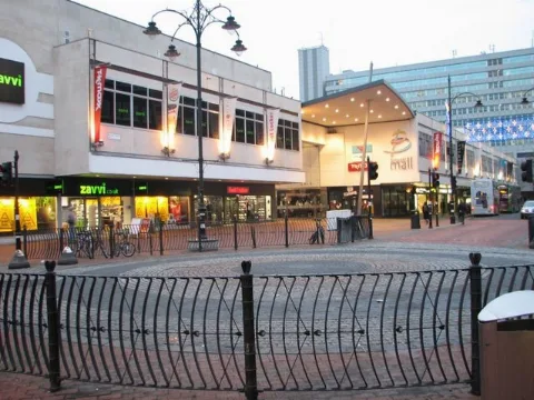 Broad Street Mall, Ccrossroads