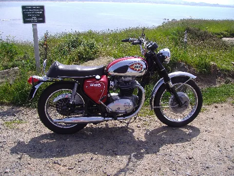 Bsa 650 Lightning Seen On The Ialand Of Gurnsey
