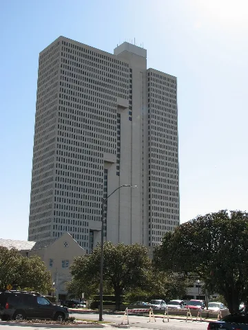 Burnett Plaza Building, West Side