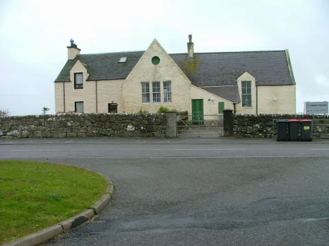 Cairinis School Geograph.org.uk 445200