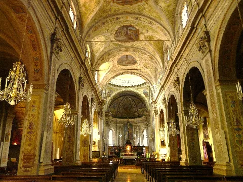 Canelli Chiesa San Tommaso Navata Centrale2