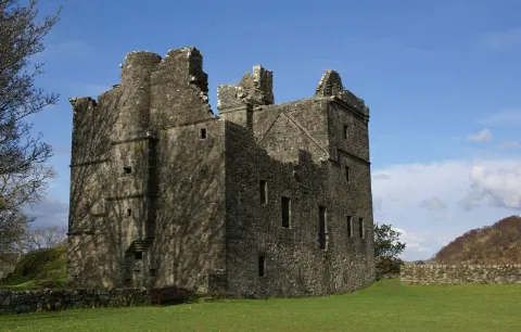 Carnasserie Castle 02
