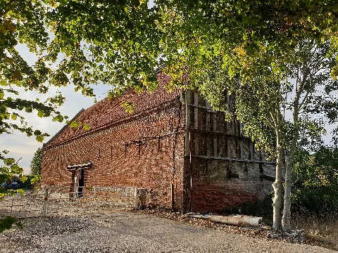 Chazey Court Barn 2019 09 15 18.00.34