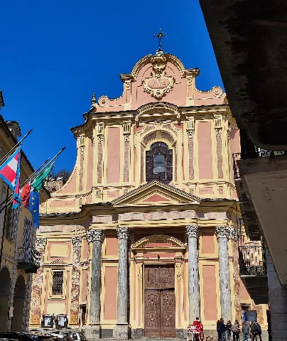 Chiesa Di Santa Maria Assunta, Caraglio, Vista Frontale