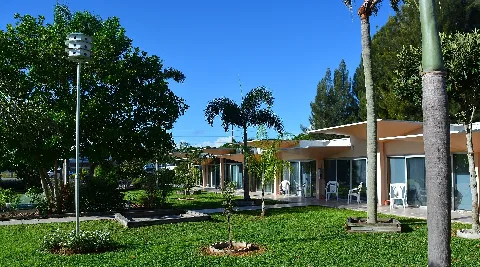 Courtyard Of Warm Mineral Springs Motel