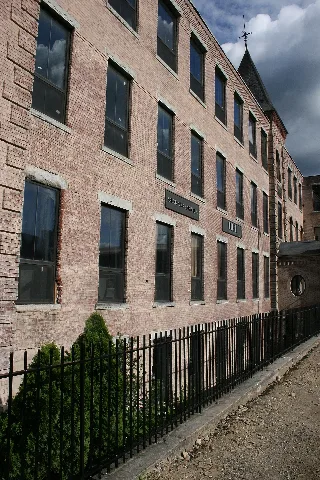 Crompton Loom Works2