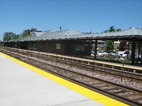 Des Plaines Metra Station