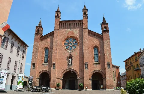 Duomo Di San Lorenzo Ad Alba