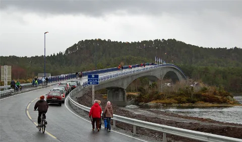 Eiksundbrua01