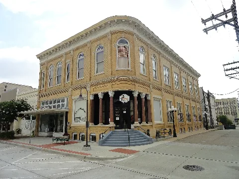 Everett Building 1