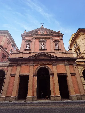 Facciata Chiesa San Benedetto Bologna