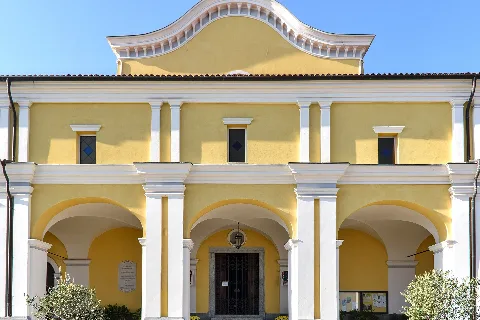 Facciata Della Chiesa Di Santa Maria, Pino Torinese, Italia