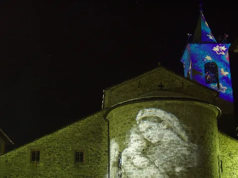 Fiumalbo Abside Chiesa Parrocchiale E Campanile Proiettati