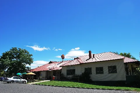 Flowerdalehotel1