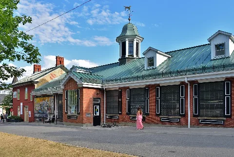 Gananoque Public Library