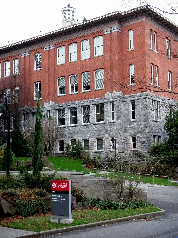 Garrand Hall Of Seattle University 芸術と科学のブランチ Panoramio