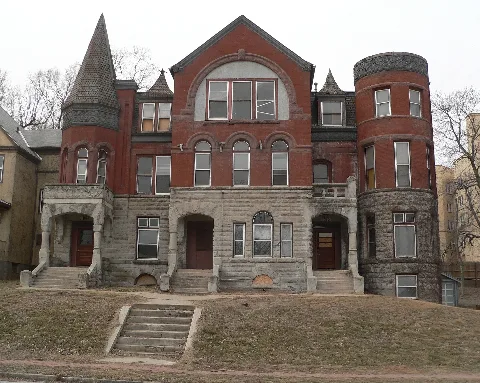 Georgia Row House (Omaha) From E 1