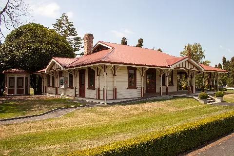 Government Gardens, Restored Old Teahouse, 2016 01 24
