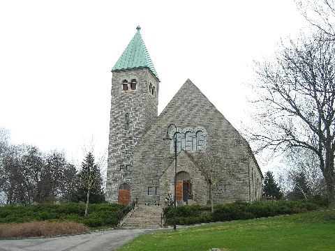 Gressvik Kyrkje01