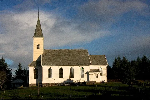 Gulenbilder 021 Mjømna Kyrkje
