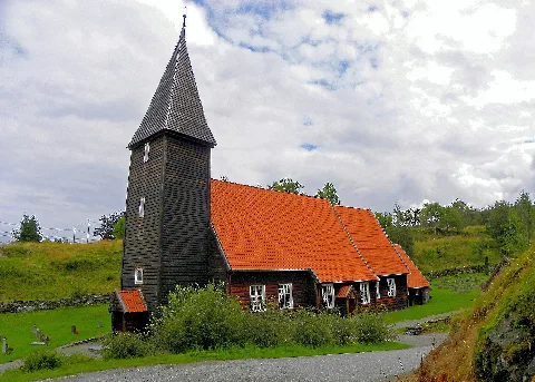Hamre Kirke Fra Vest