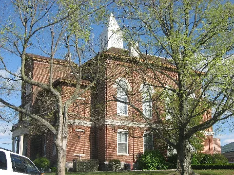 Hickman County Courthouse From West