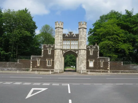 Hillington Hall Main Gate Geograph.org.uk 5412227