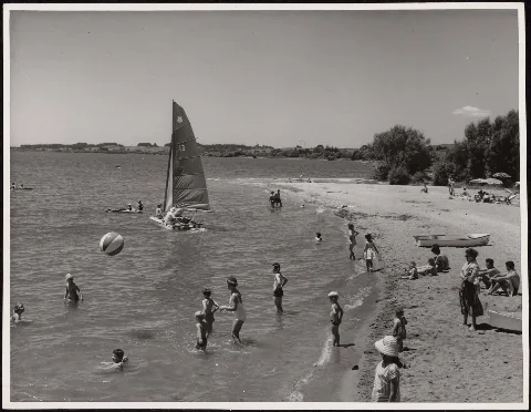 Holdens Bay, Lake Rotorua (1961)