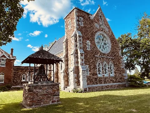 Holy Name Of Jesus Catholic Church 01