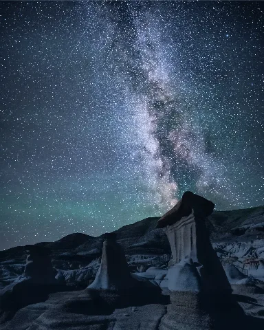 Hoodoos With Milky Way