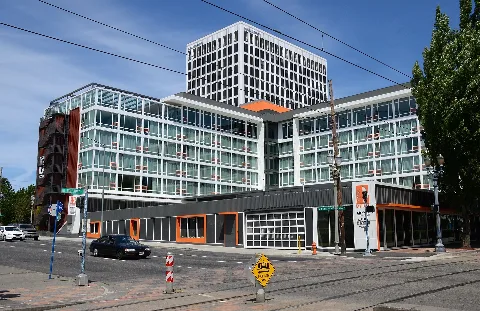 Hotel Eastlund Portland, Oregon (2015)