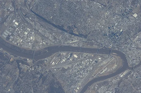 Iss018 E 33200 View Of Earth