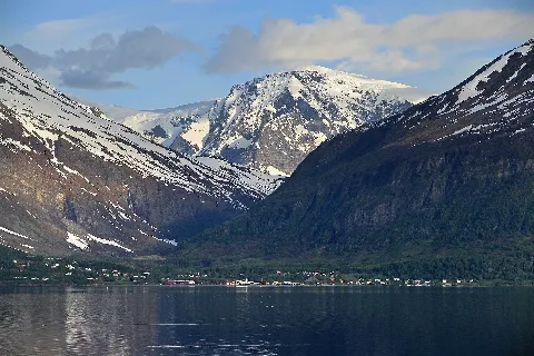 Jiehkkevárri & Lyngsdalen, 2011 June